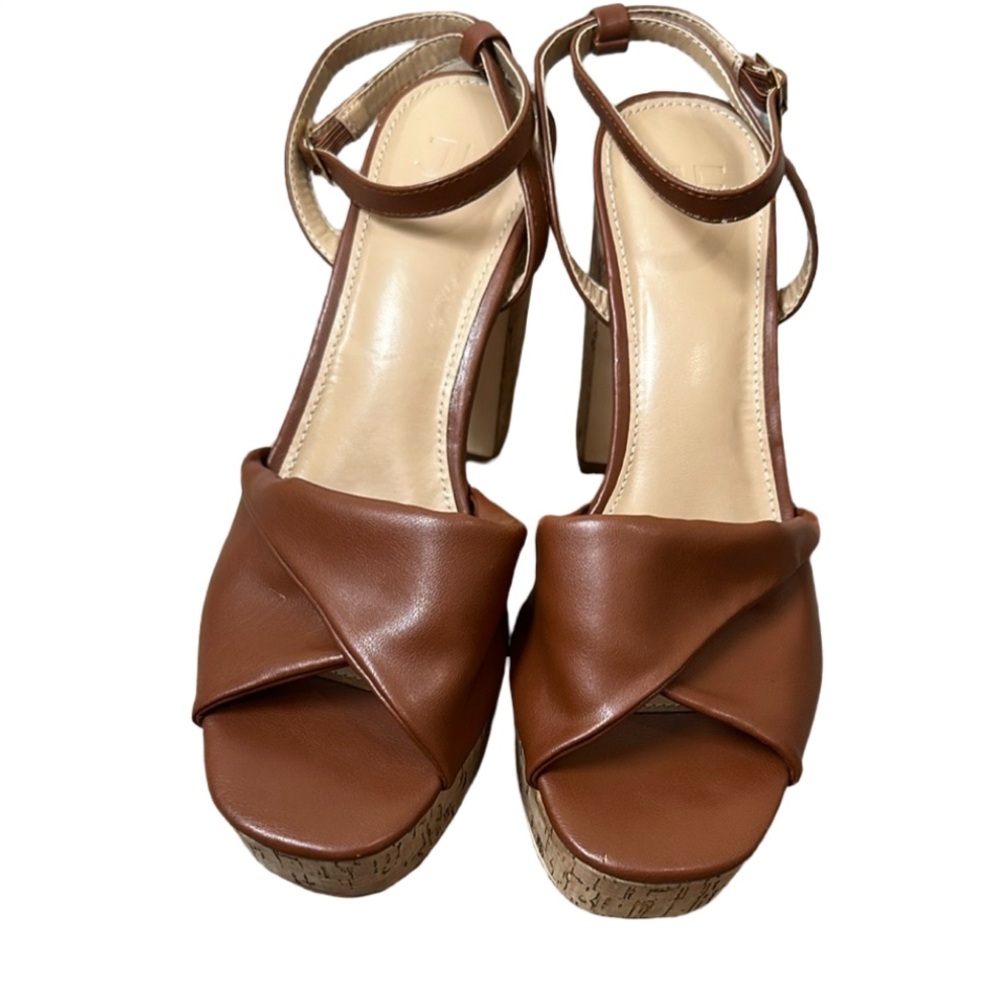 Elegant Brown Leather Women's Sandals